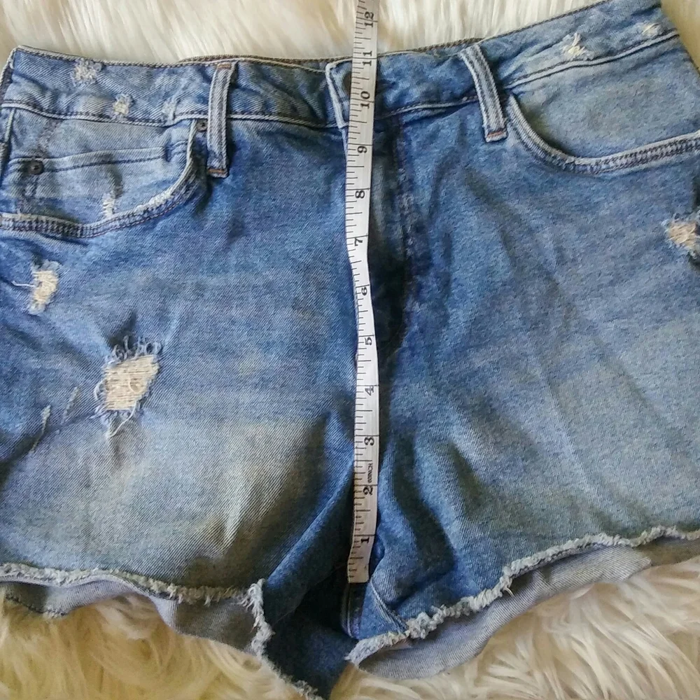 Mavi Distressed Denim Shorts Size 28 - Picture 4 of 9